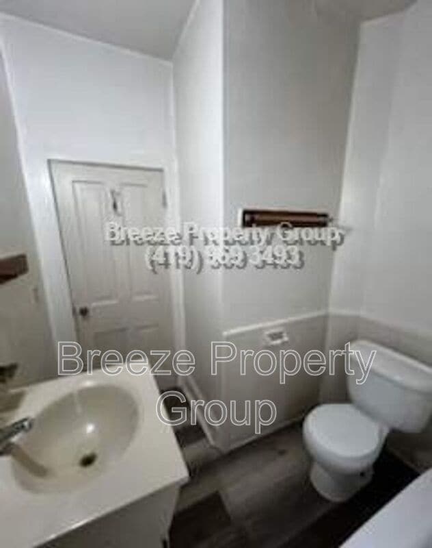 Building Photo - 712 Balfe St