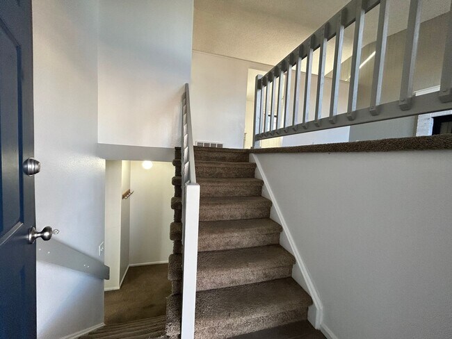 Building Photo - Completely Remodeled Home for Rent in Northwest Longmont