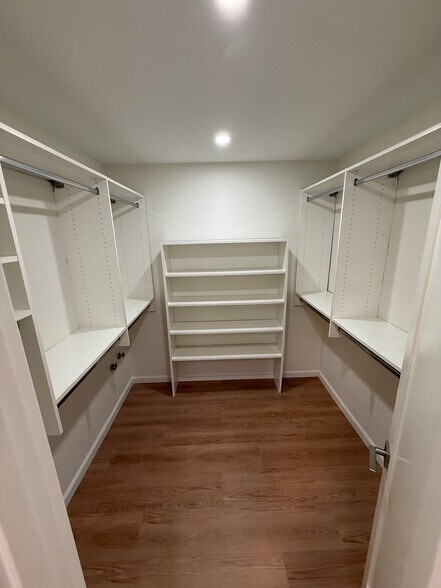 Building Photo - 3911 Oregon St