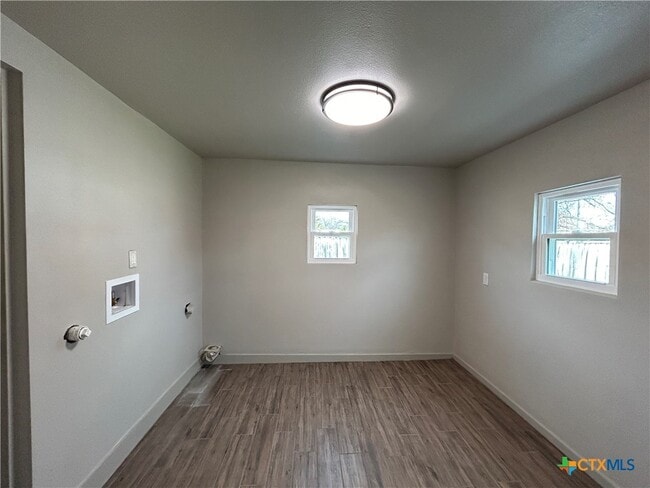 Building Photo - 362 Lockener Ave