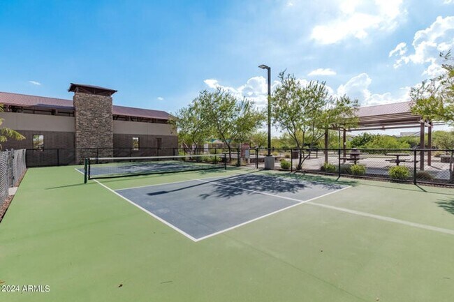 Building Photo - Charming 4 bedroom, 3 bath home in North P...