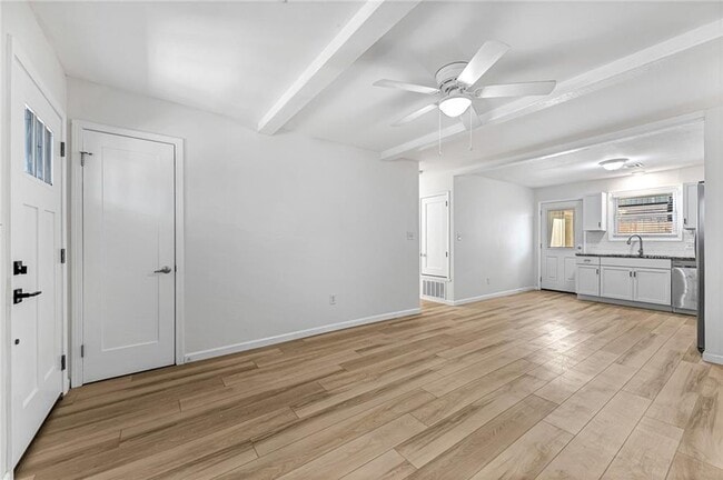 Building Photo - 14791 Dutchmans Dr