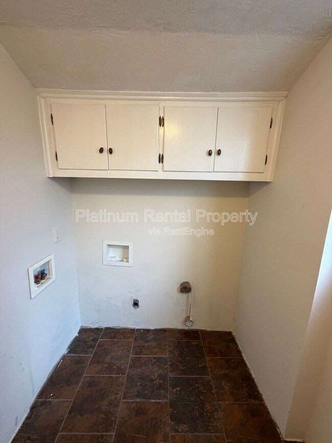 Building Photo - 835 Timber Lake Trail