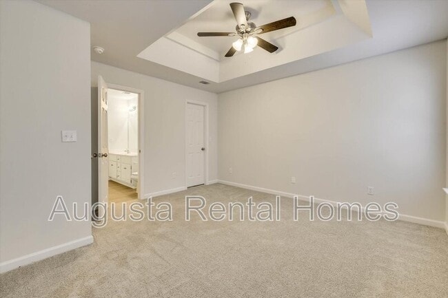 Building Photo - 2824 Cranbrook Dr