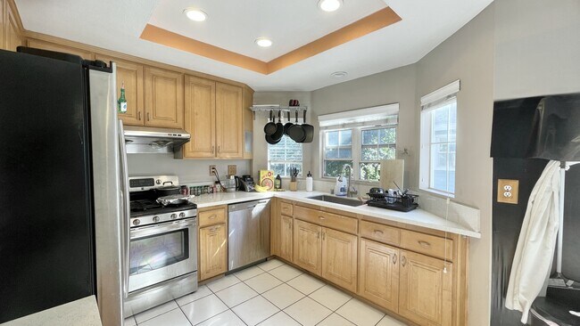 Building Photo - 10010 Scripps Vista Way