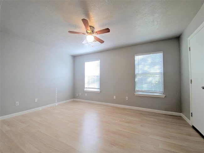 Building Photo - 5343 Cherie Crest Ct