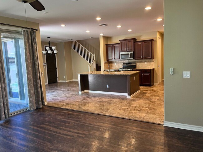 Building Photo - 1046 S Annie Ln