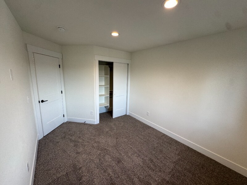 Building Photo - 3919 E 27th Ave