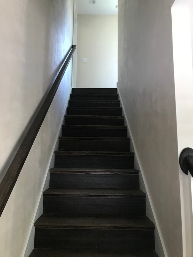 Building Photo - Newly Constructed Luxury 4 Bed / 4 Bath Bungalow Cottage with Extra Room and Bathroom