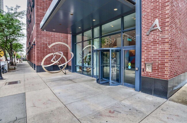 Building Photo - 389 Washington St