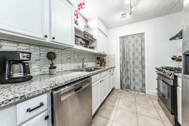 Building Photo - 405 Avondale Ln