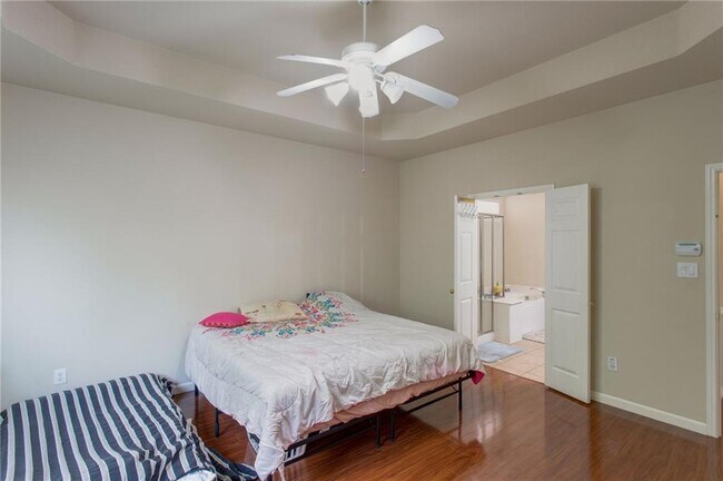 Building Photo - 15709 Belfin Dr