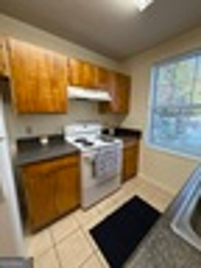 Building Photo - 444 Admiral's Walk Dr