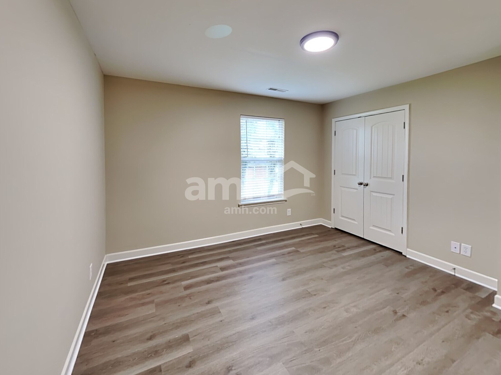 Building Photo - 1702 Arrowhead Dr