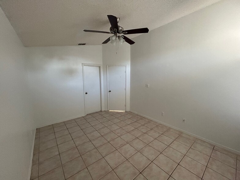 Building Photo - 306 San Gabriel St