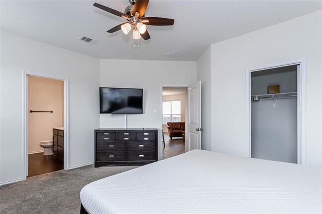 Building Photo - 201 Tordesillas Dr