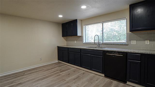 Building Photo - 1221 Cove Dr