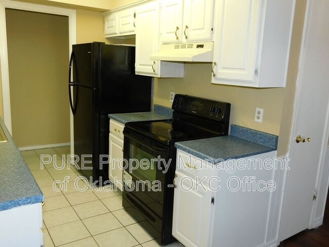 Building Photo - 4800 Cinderella Dr