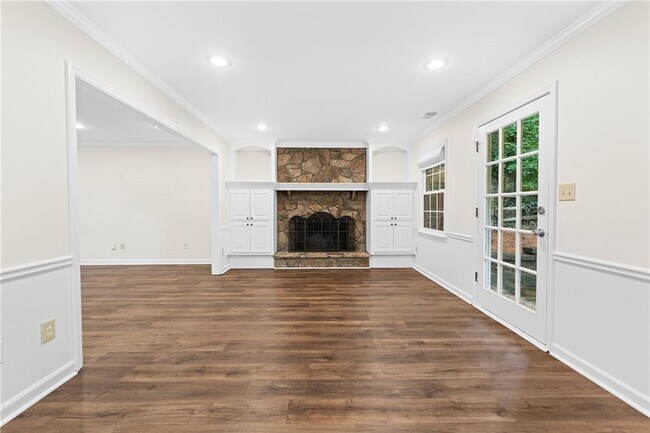 Building Photo - 4496 Windsor Oaks Dr