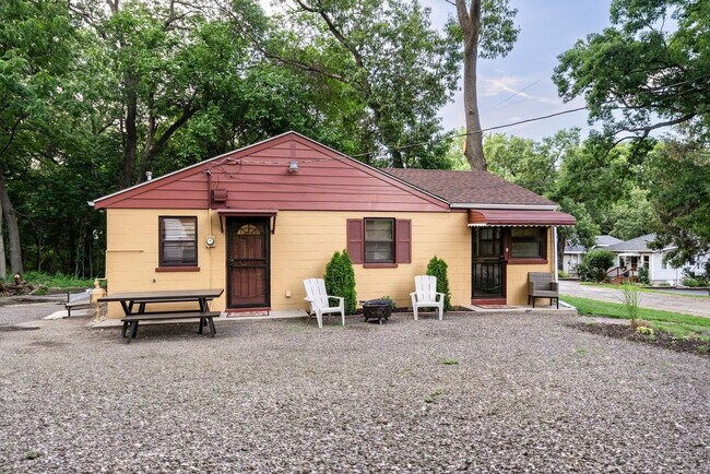 Building Photo - 234 N Hamilton St