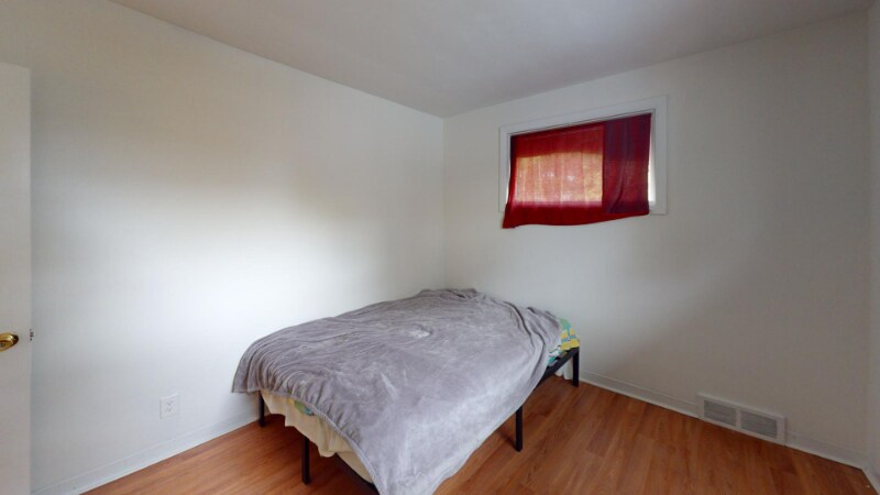 Building Photo - 33 Schubert St