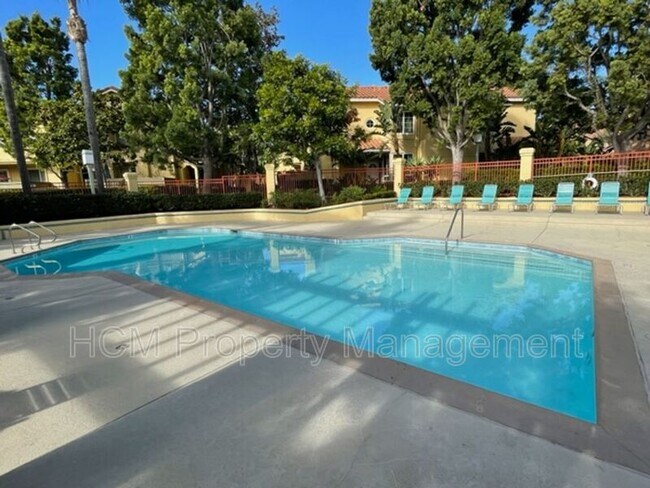 Building Photo - 113 Alberti Aisle