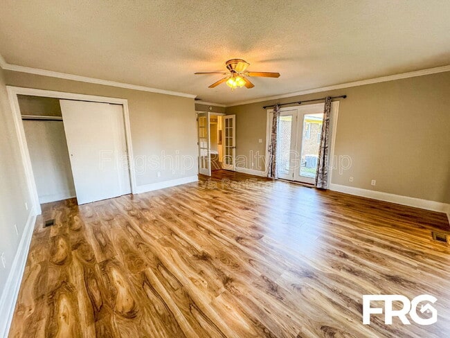 Building Photo - 113 Belmont Dr