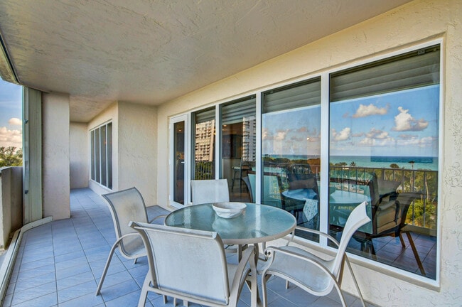 Building Photo - 4301 N Ocean Blvd