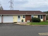 Building Photo - 335A Canterbury Ct