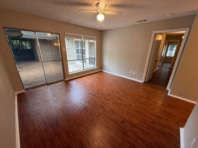 Building Photo - 1221 Holt Ave
