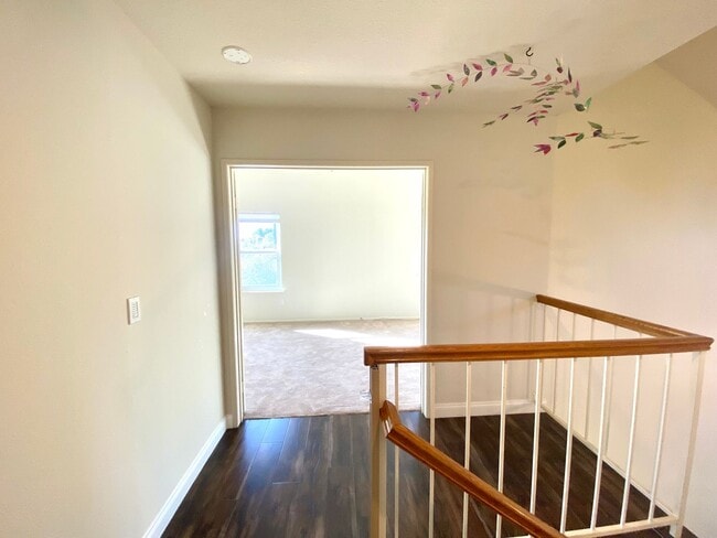 Building Photo - Gorgeous 3 bed 3 bath home in Thousand Oaks - First Time Rental!