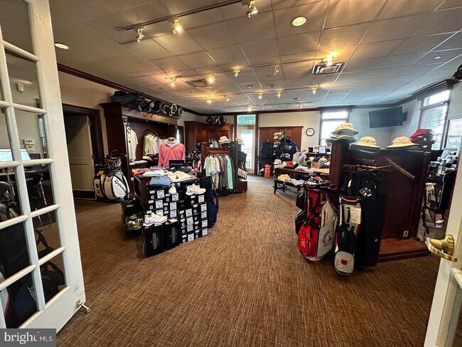 Building Photo - 43395 Briar Creek Terrace