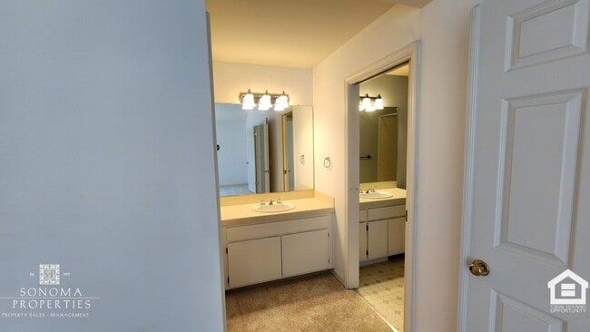 Building Photo - 3 Bedroom/2.5 Bathroom Home in Sonoma Greens!