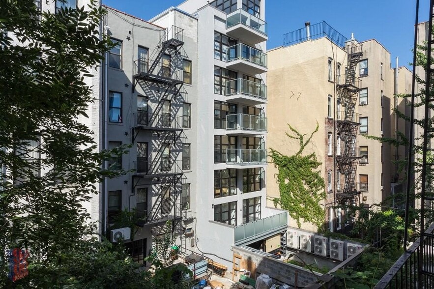 Building Photo - 635 E 6th St