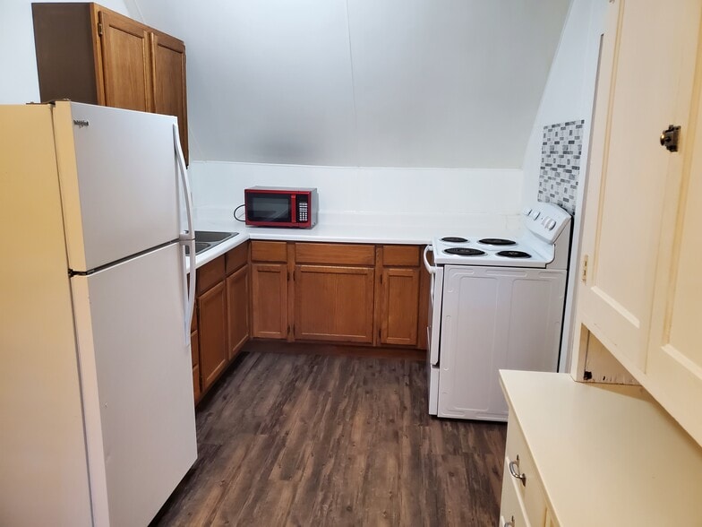 Building Photo - 1719 1/2 N Oneida St