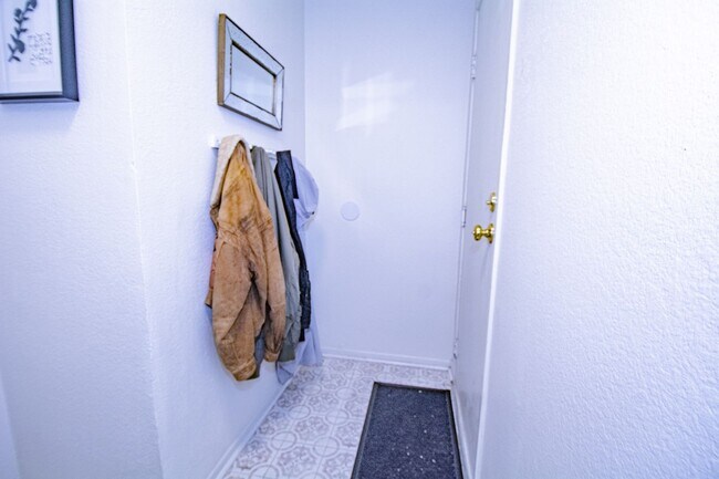 Building Photo - 8408 Spring Desert Pl