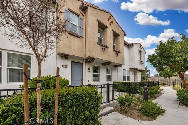 Primary Photo - 40264 Calle Real