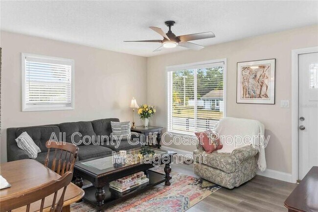 Building Photo - 604 Church St