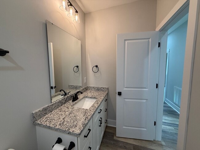 Building Photo - Newly Built 3-Bedroom Gem with Easy Highwa...