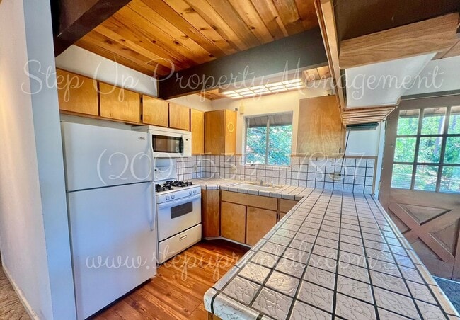 Building Photo - Cozy 3 Bed Mi Wuk Home Minutes from Lake &...