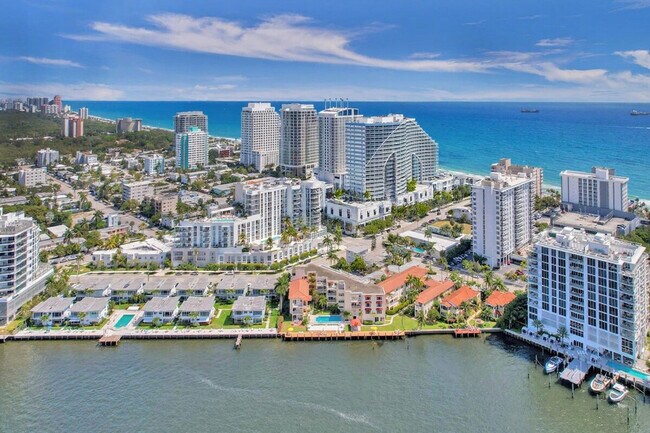 Building Photo - 2908 Bayshore Dr