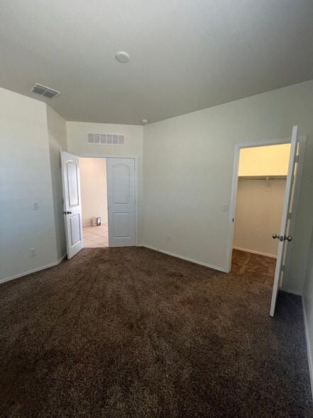 Building Photo - 42132 W Manderas Ln