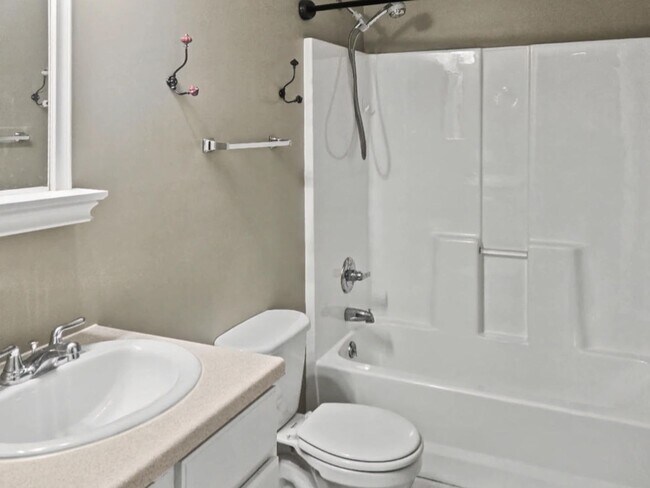 Building Photo - 6156-6158 Fairgrove St