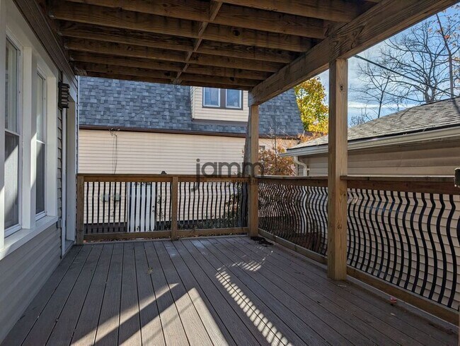 Building Photo - 1560 Coutant Ave