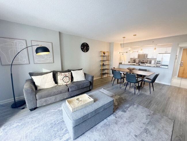 Building Photo - 1 SE 12th St