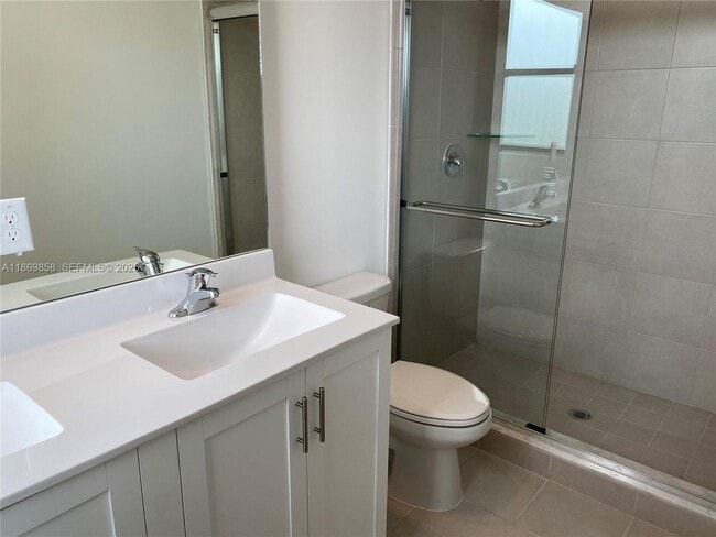 Building Photo - 350 NE 208th Terrace