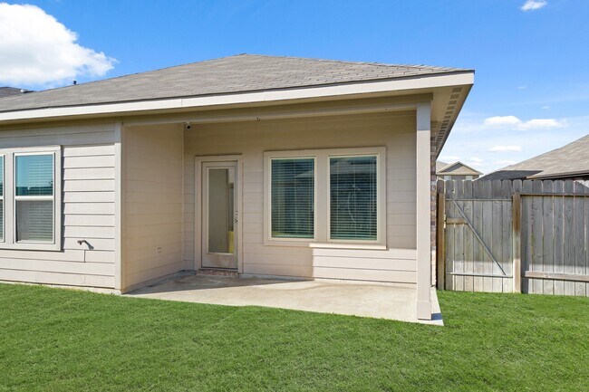 Building Photo - 2406 Silver Pr Ln