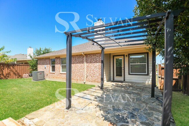 Building Photo - Carve Out a Great Life Here!