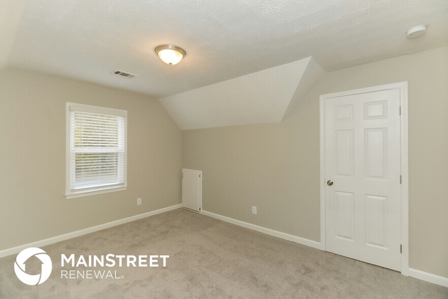 Building Photo - 5501 Reynard Trail