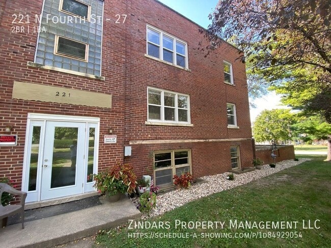 Building Photo - 221 N Fourth St-27